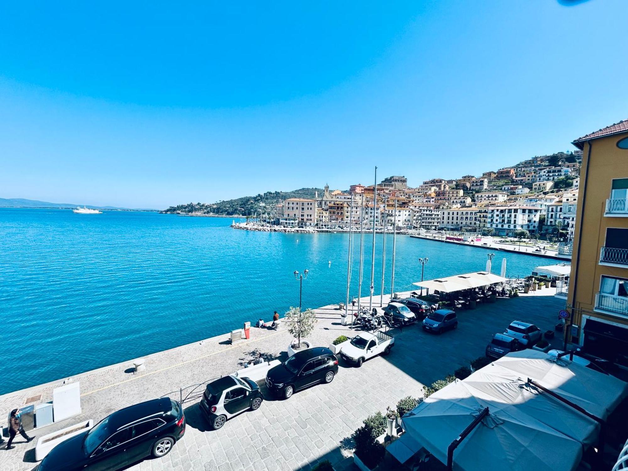 Molo 28 Beach Parking Ac Порто Санто Стефано Экстерьер фото